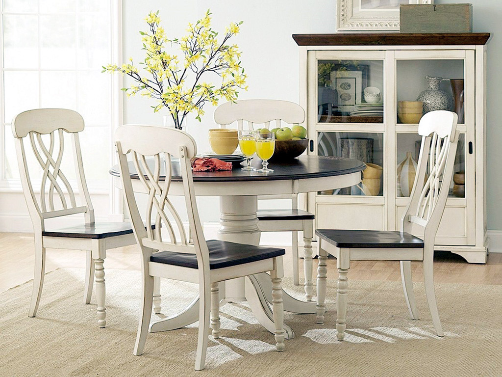 Kinh nghiệm bố trí bàn ăn hợp phong thủy